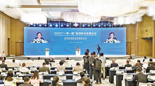 市教委帮扶集团驻万州区恒合乡乡村振兴工作队轮换交接会召开